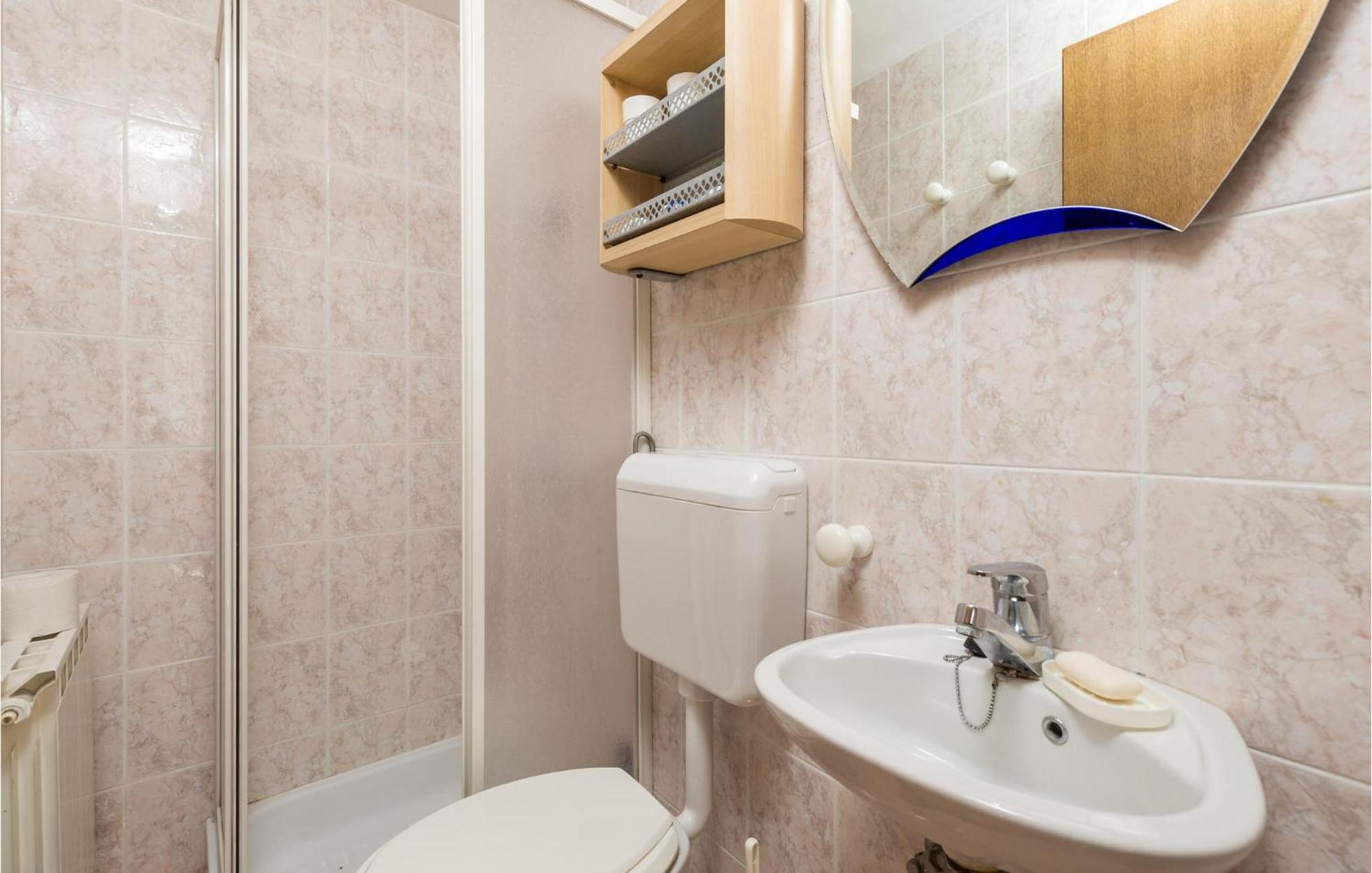 Lovely Apartment In Veli Losinj With Kitchen 外观 照片
