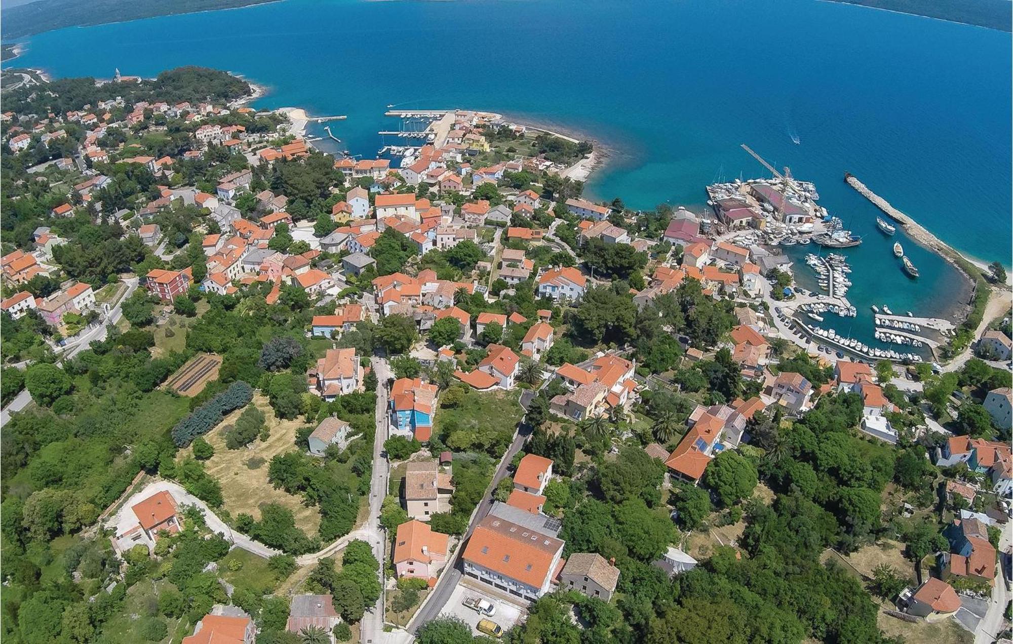 Lovely Apartment In Veli Losinj With Kitchen 外观 照片