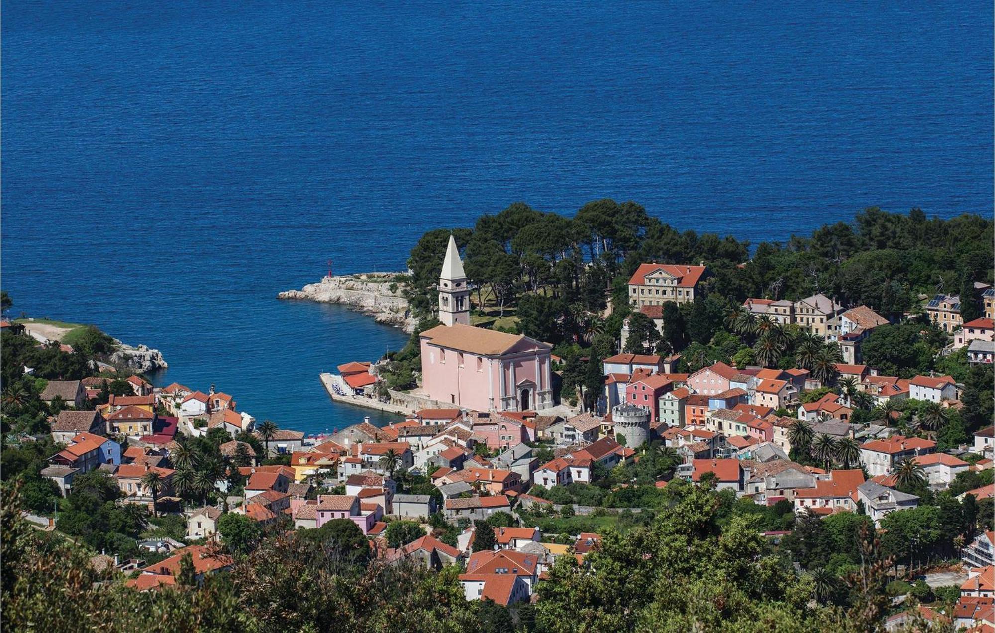 Lovely Apartment In Veli Losinj With Kitchen 外观 照片